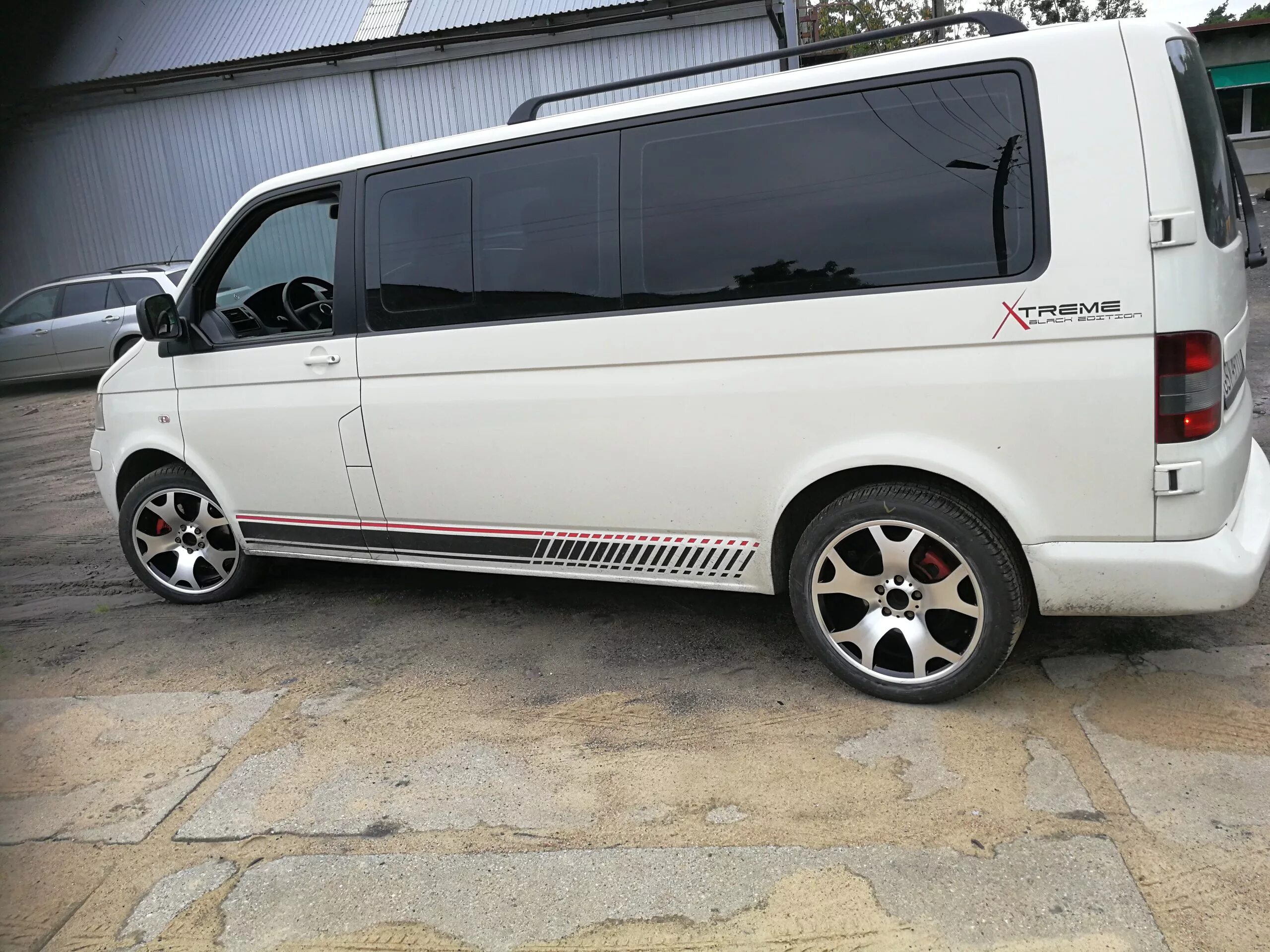 Диски транспортер т5. Volkswagen Transporter t5 диски. T 6.1 Фольксваген Транспортер диски. Диски x5 на VW t5 t6. Transporter t5 диски x5.