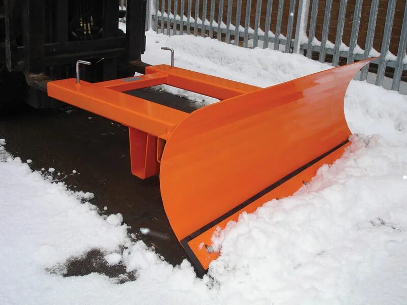 1. 000. отвал на снегоход стелс. навесное оборудование для чистки снега. отвал коммунальный на вилочный погрузчик.