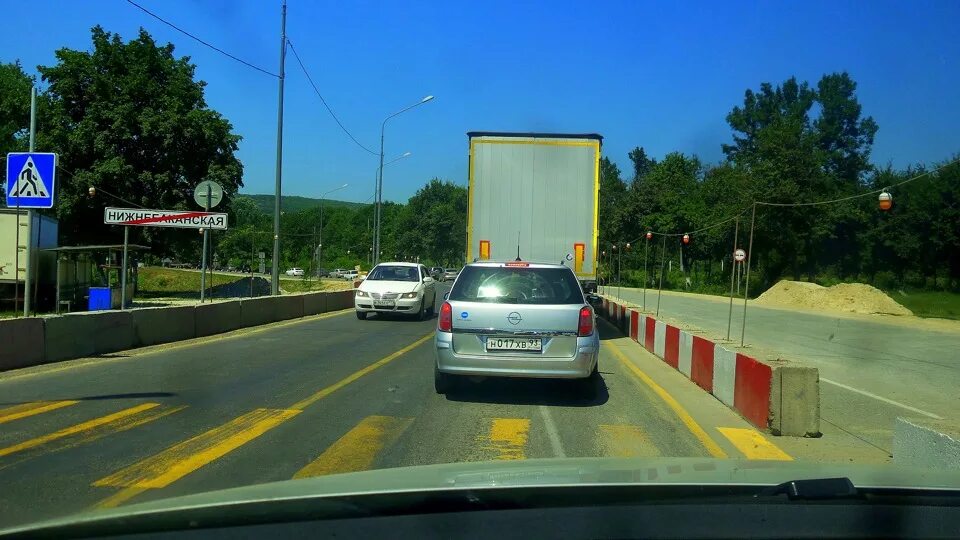 Пробки на дороге краснодар гор ключ. Дорога краснодар джубга. Верхнебаканский новороссийск. Трасса краснодар новороссийск карта. Трасса новороссийск краснодар сейчас.