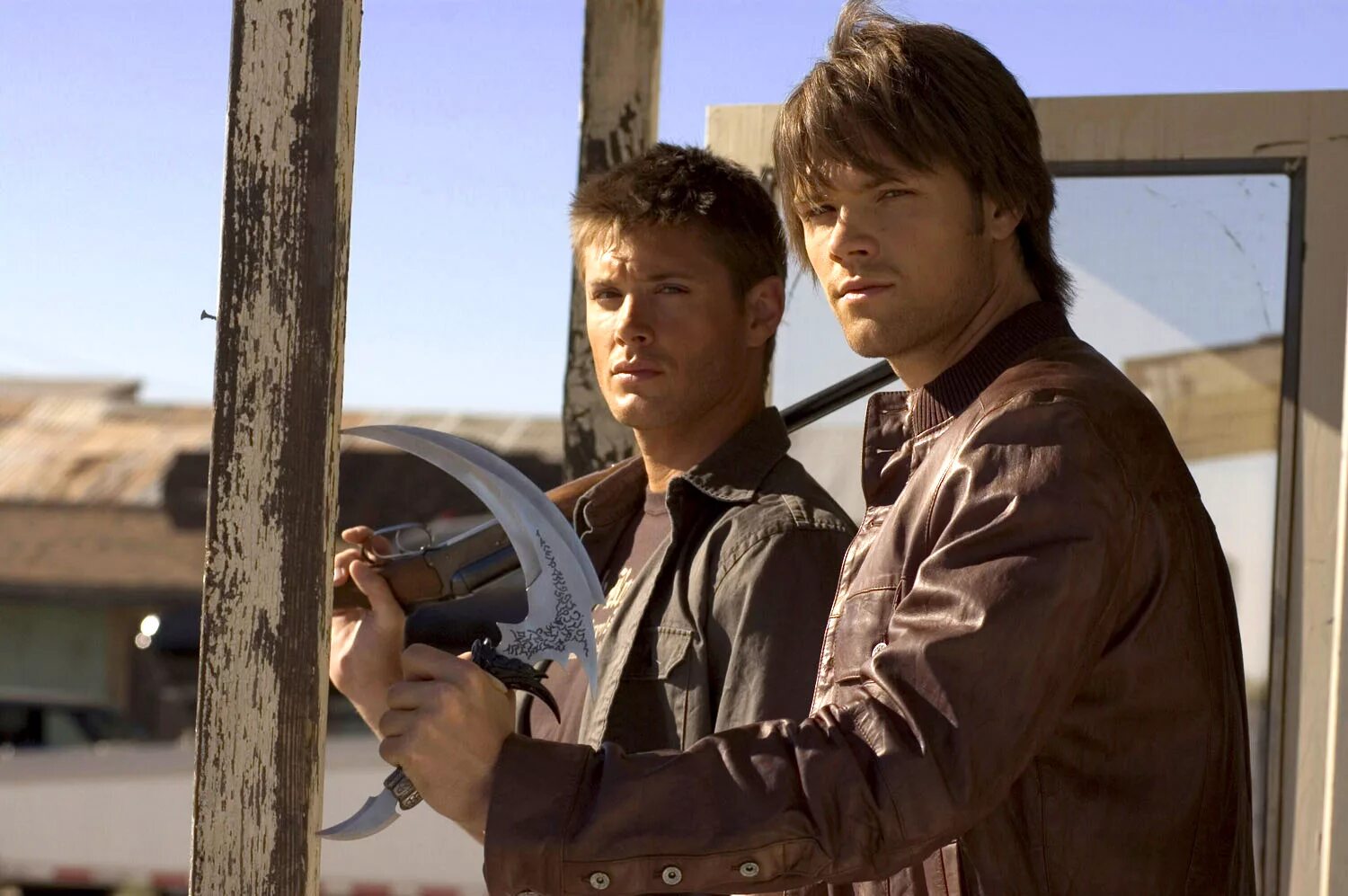 Сверхъестественное дин и сэм. Стать винчестером винчестером. Дженсен эклз режиссер сверхъестественного. Дин винчестер арт. Стать винчестером винчестером.