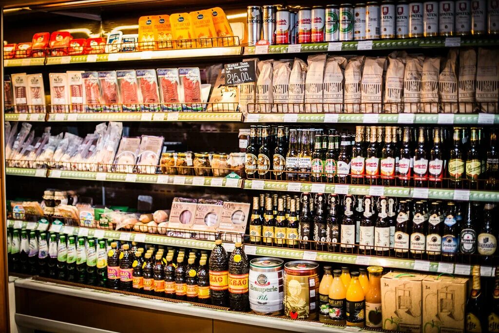 углече поле продукция. магазин подарков на курской земляной вал. магазин мясновъ отдохни продуктов куулклевер. The moscow grocery store. перекресток торговый зал.