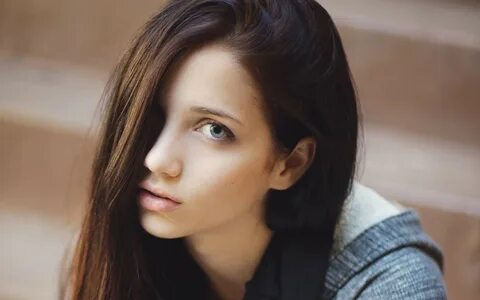 Самые красивые молодые брюнетки