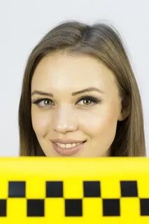 Женщина таксист москва