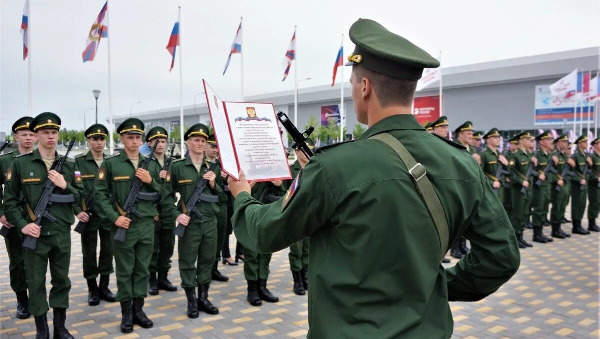 Вс рф служил. Присяга в армии РФ. Присяга Вооруженных сил РФ. Военная присяга армии РФ. Присяга военнослужащего.