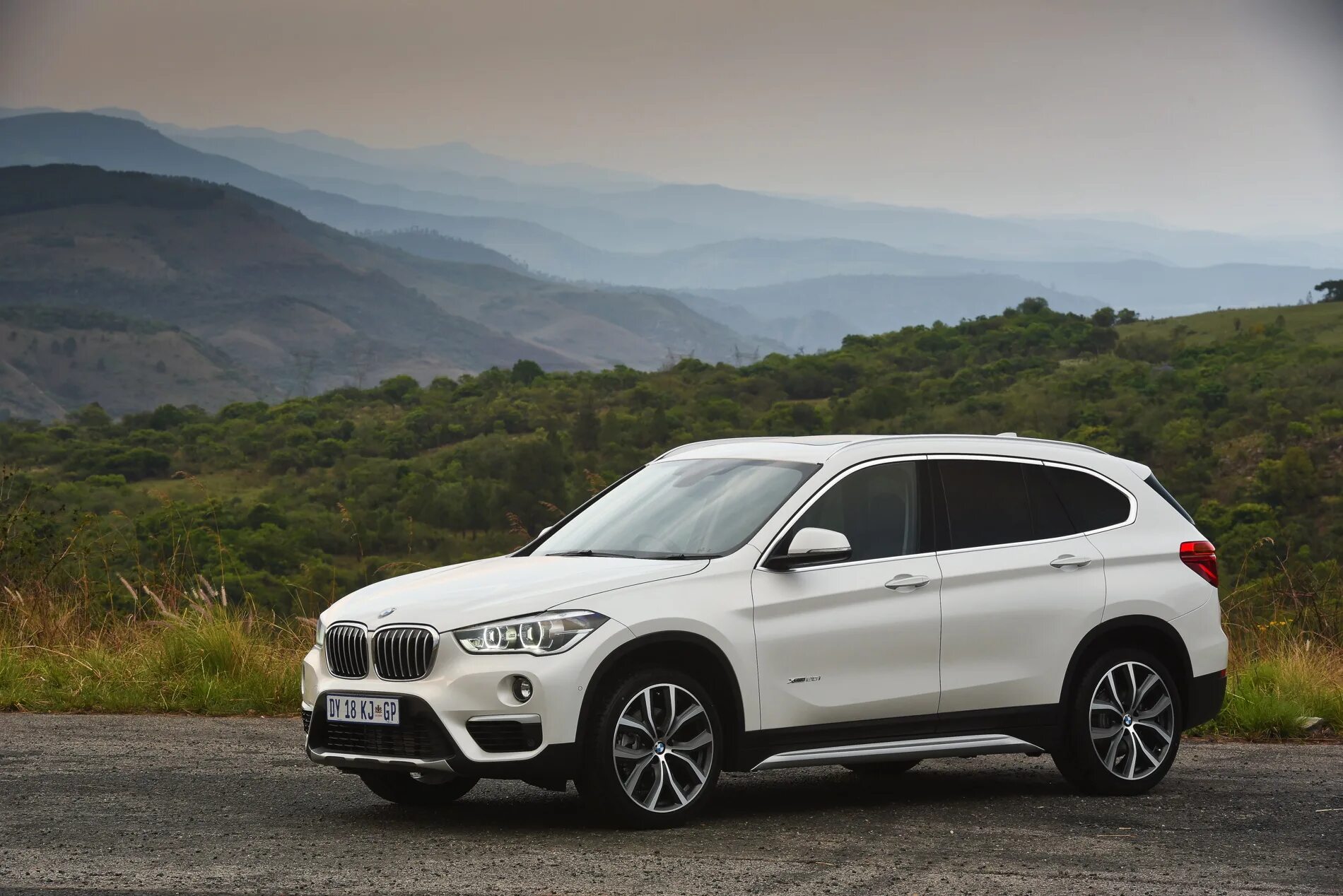 BMW x1 f48. BMW x1 f48 r21. BMW x1 белая. BMW x1 f48 x line. Купить бмв f48