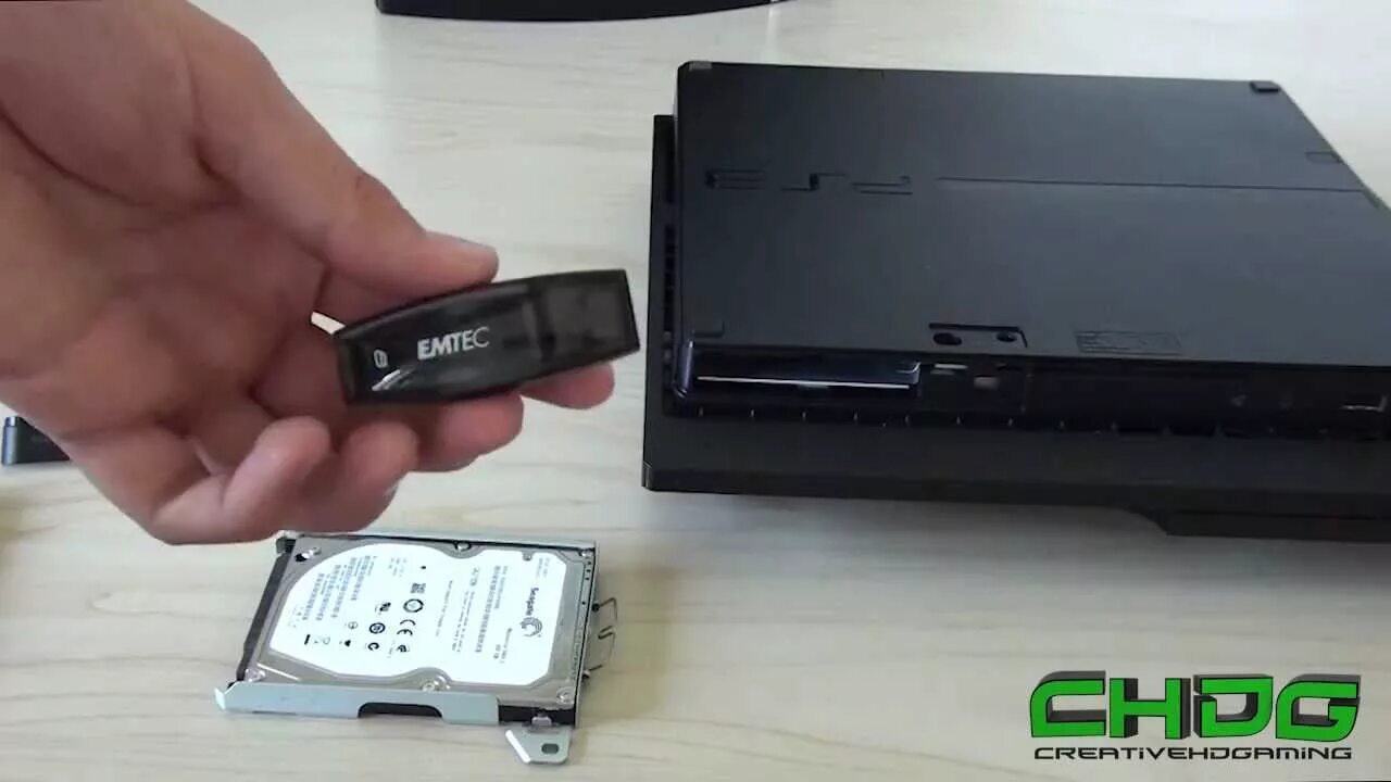 Замена жесткого ps4. Ps3 Slim жесткий диск. HDD ps3 super Slim. Диск SSD для ps3 fat. PLAYSTATION 4 Slim HDD.