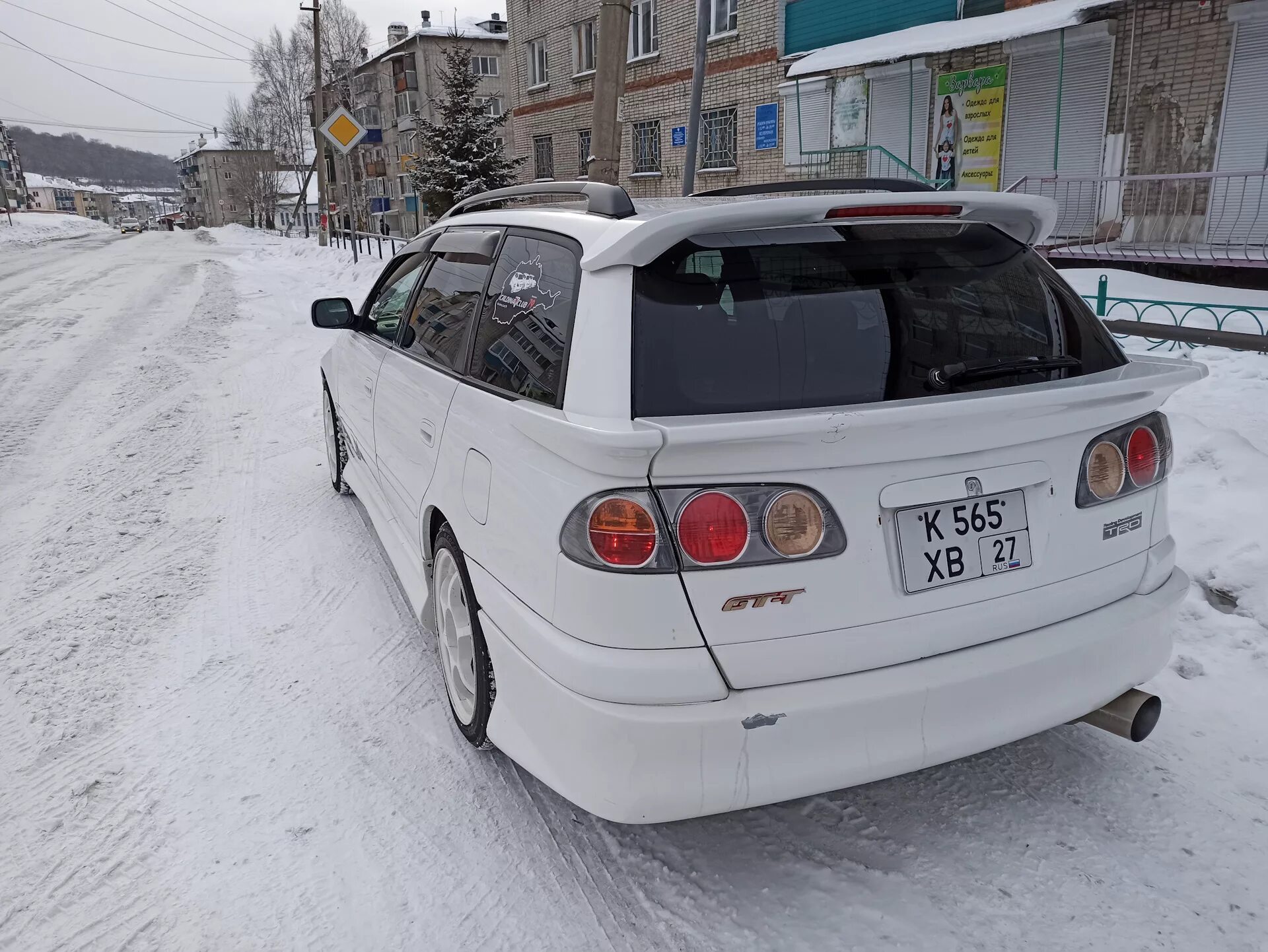 Дром купить калдину. Калдина 211 кузов. Тойота Калдина st195 1995г. Калдина 215 кузов квадратные номера. Калдина 211 квадратные номера.