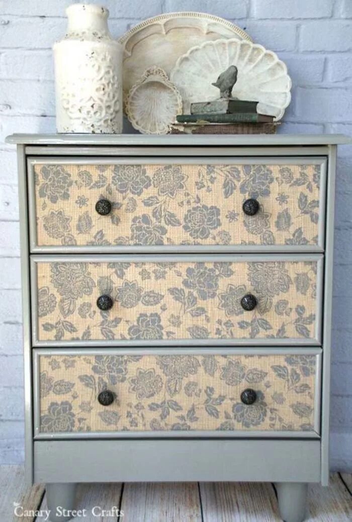 Декор старой мебели. Декупаж старой мебели. Декупаж комода своими руками. Декупаж мебели. Декорирование мебели.