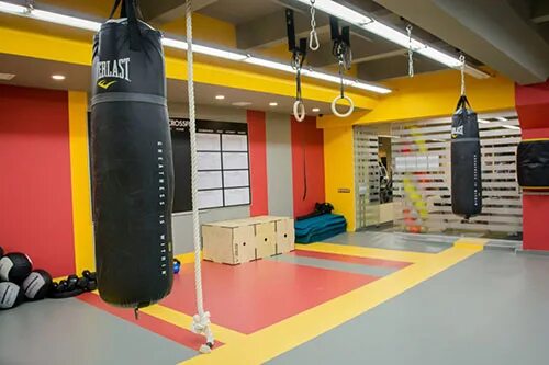 Продается зал. Кроссфит залы уфа. зал с кроссфит зоной уфа. корона фитнес уфа. кроссфит зал в г. мелитополе.