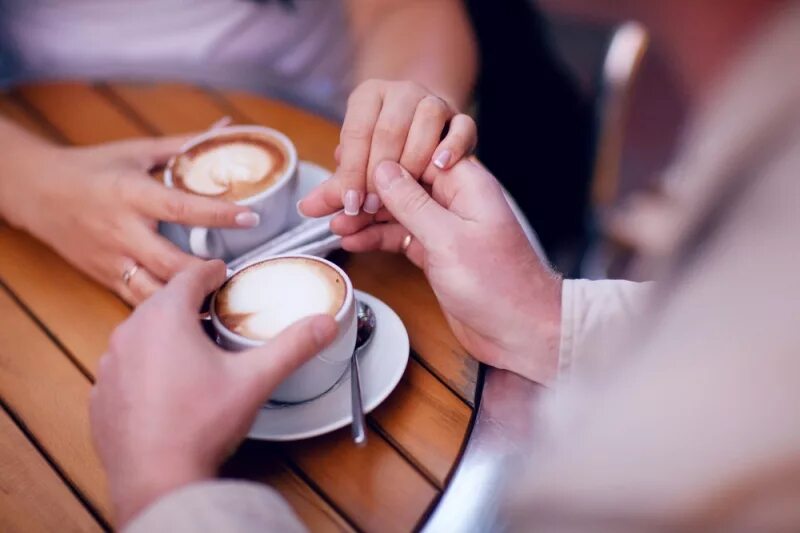 Чай романтика. Кофе вдвоем. Кофе романтика. Мужчина и женщина кофе. Кофе на двоих.