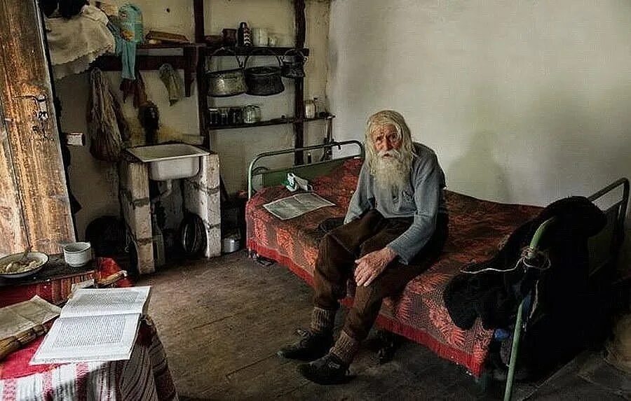 Наш мир убогий. Дедушка добри Добрев. Добри Добрев болгарский Святой. Старец Добрев. Дедушка добри из Болгарии.