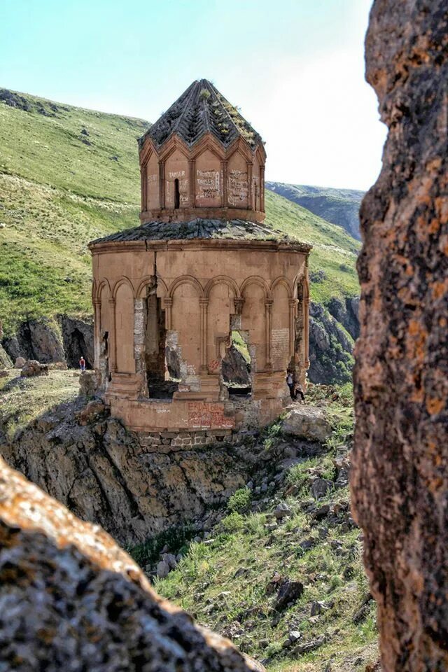 Гора Еранос Армения. Ани Турция армянские церкви. Джаджур Армения село. Армения Сурб Аванес. Ереван вк