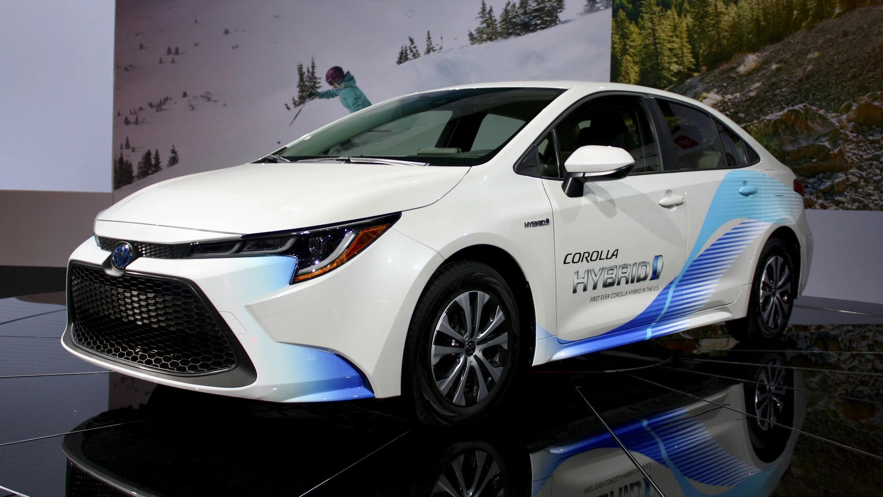 Toyota hybrid 2025. Toyota corolla hybrid 2025. тойота королла 2025 гибрид. тойота приус гибрид 2025. новая тойота приус 2025.
