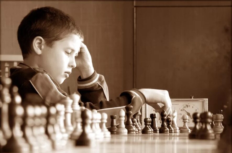 Бобби фишер. Игра шахматы. Карлос магнус шахматы. Дети играют в шахматы. Любимое хобби шахматы.