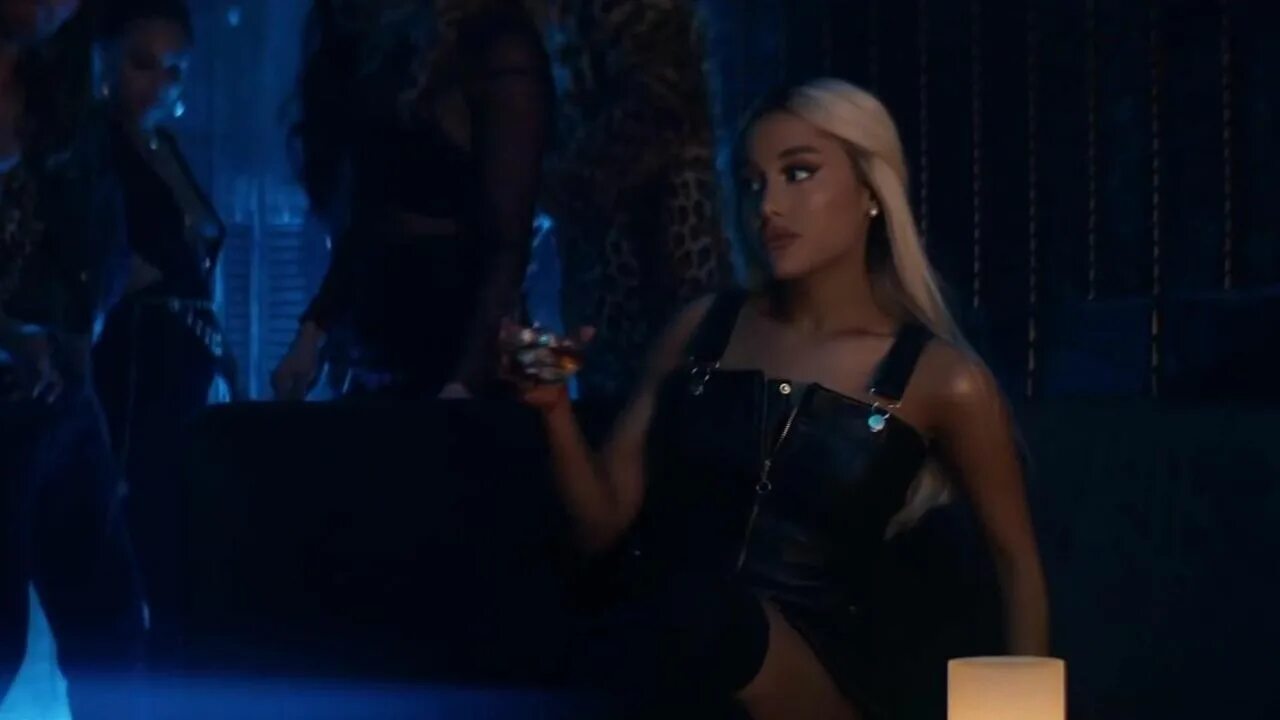 Don t wanna break up ariana grande. Ariana grande Break up with your girlfriend. Break up with your girlfriend, i'm bored от Ariana grande. Broke up with your girlfriend.