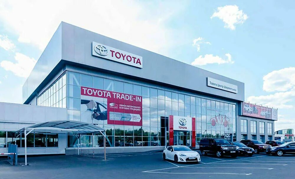 Тойота центр новорижский. Major toyota. Major toyota. Тойота дилер шереметьево. Showroom toyota.