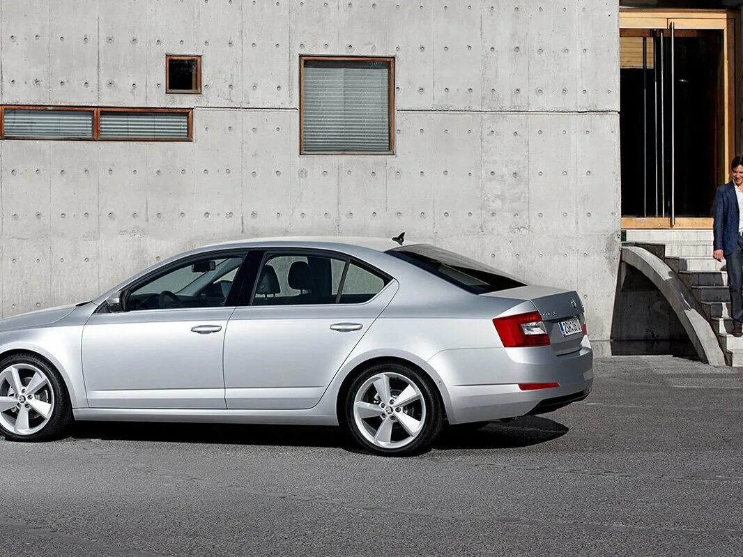 Octavia a7 2015. Skoda octavia a7 серая. Шкода октавия а7 лифтбек. Шкода октавия а7. Шкода октавия 2015 белая.