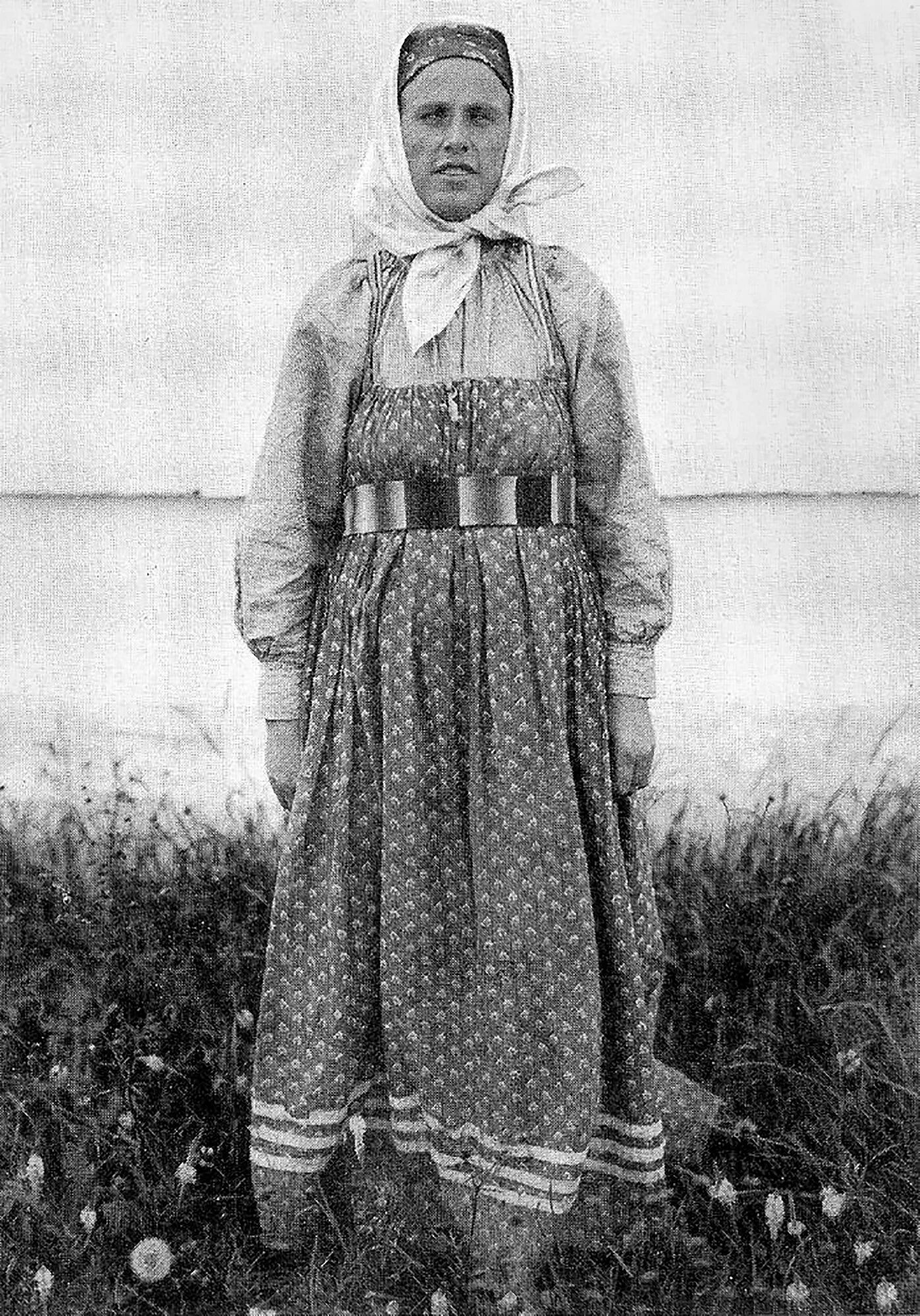 костюм крестьянки 19 века орловской губернии. крестьяне 19 век. старая крестьянская одежда. одежда русских крестьян 19 века. костюм крестьянки 19 века орловской губернии.