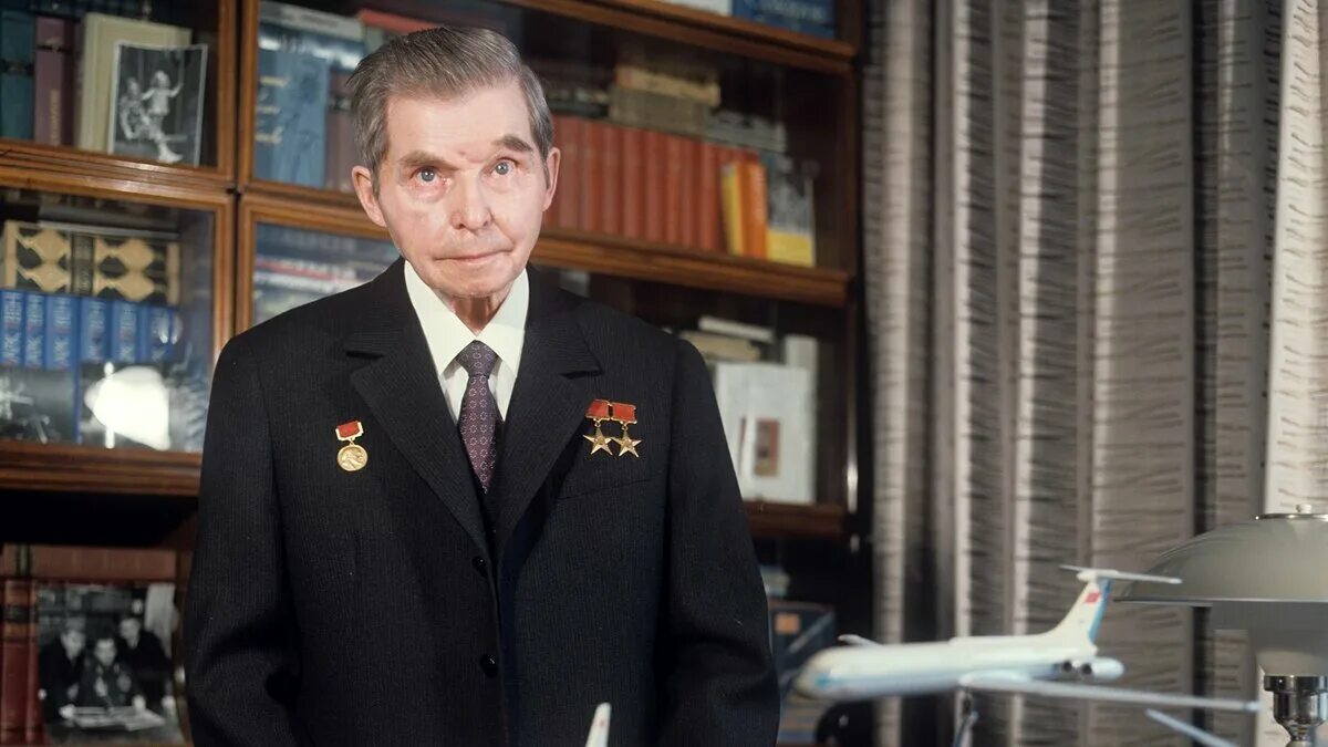 Создатель ил 2. Сергей Владимирович Ильюшин (1894-1977). Серге́й Влади́мирович Илью́ши. Сергей Ильюшин авиаконструктор. Серге́й Владимирович Илью́шин.