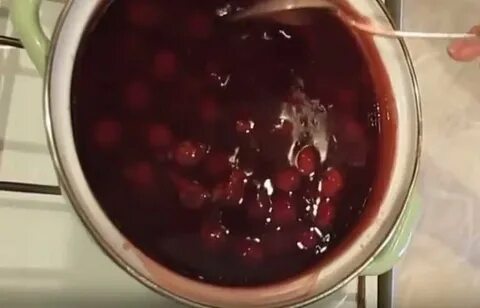 Густой кисель из крахмала и ягод