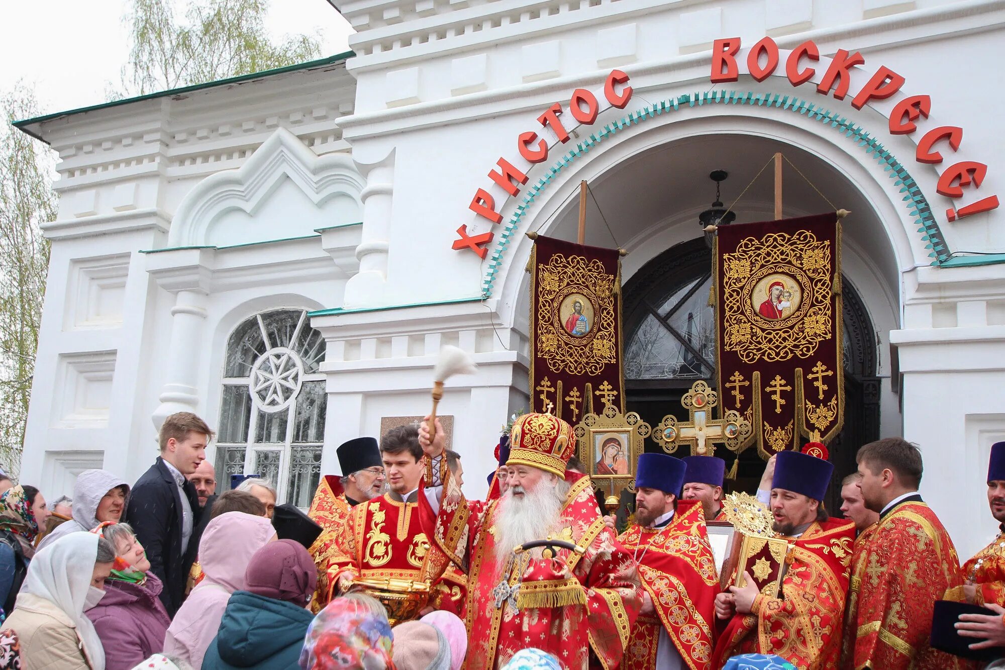 Храм Иверской иконы. Иверская Церковь Орел. Праздники в Иверском храме Феодосия. Иверская икона в светлую седмицу.