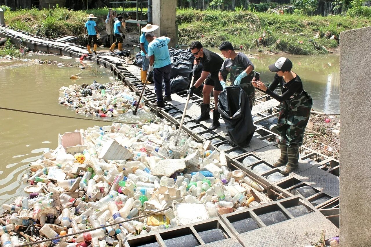 Очистка речной воды. Загрязнение водоемов. Очистка рек.