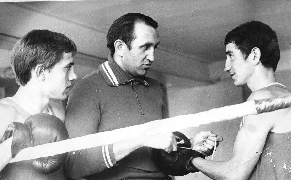 Наши тренера живые легенды. Наши тренеры живые легенды. Легенды спорта. Наши тренера живые легенды. Наши тренера живые легенды.