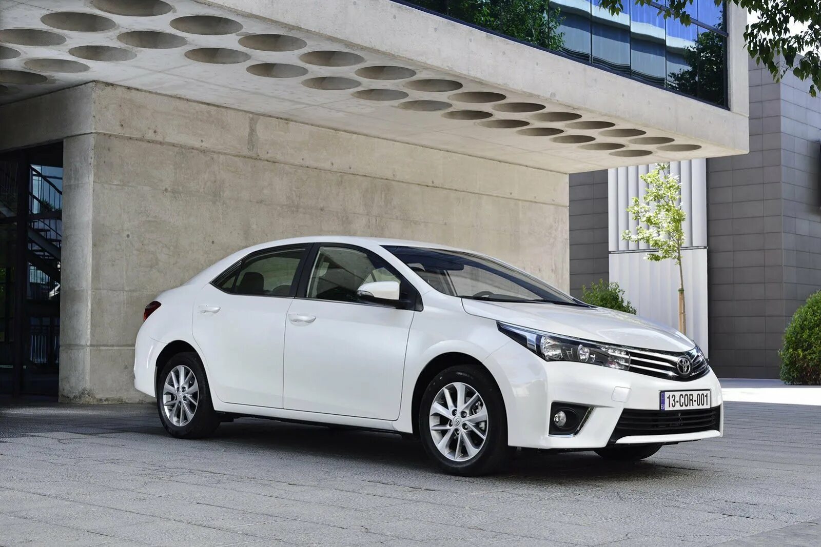 Купить тойоту короллу седан. Toyota Corolla 2014. Toyota Corolla седан 2014. Toyota Corolla 2013. Тойота Королла Toyota Corolla.