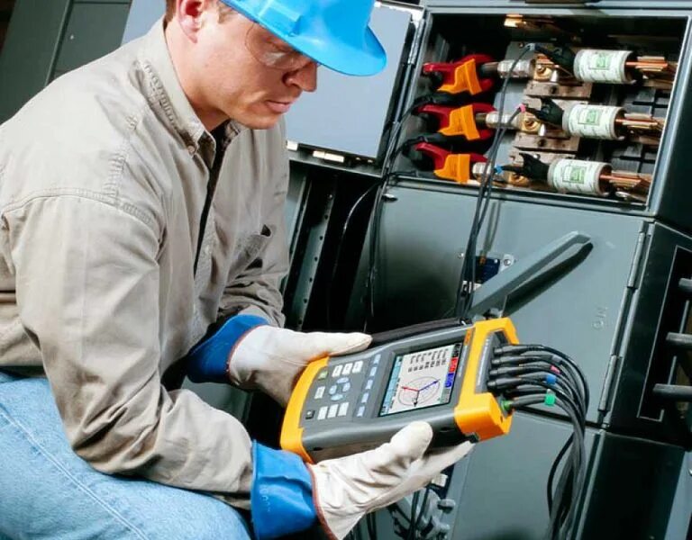 электромонтажные работы. монтаж электрооборудования. электромонтажник электрических сетей и электрооборудования. электромонтаж в квартире. оборудование электрика.