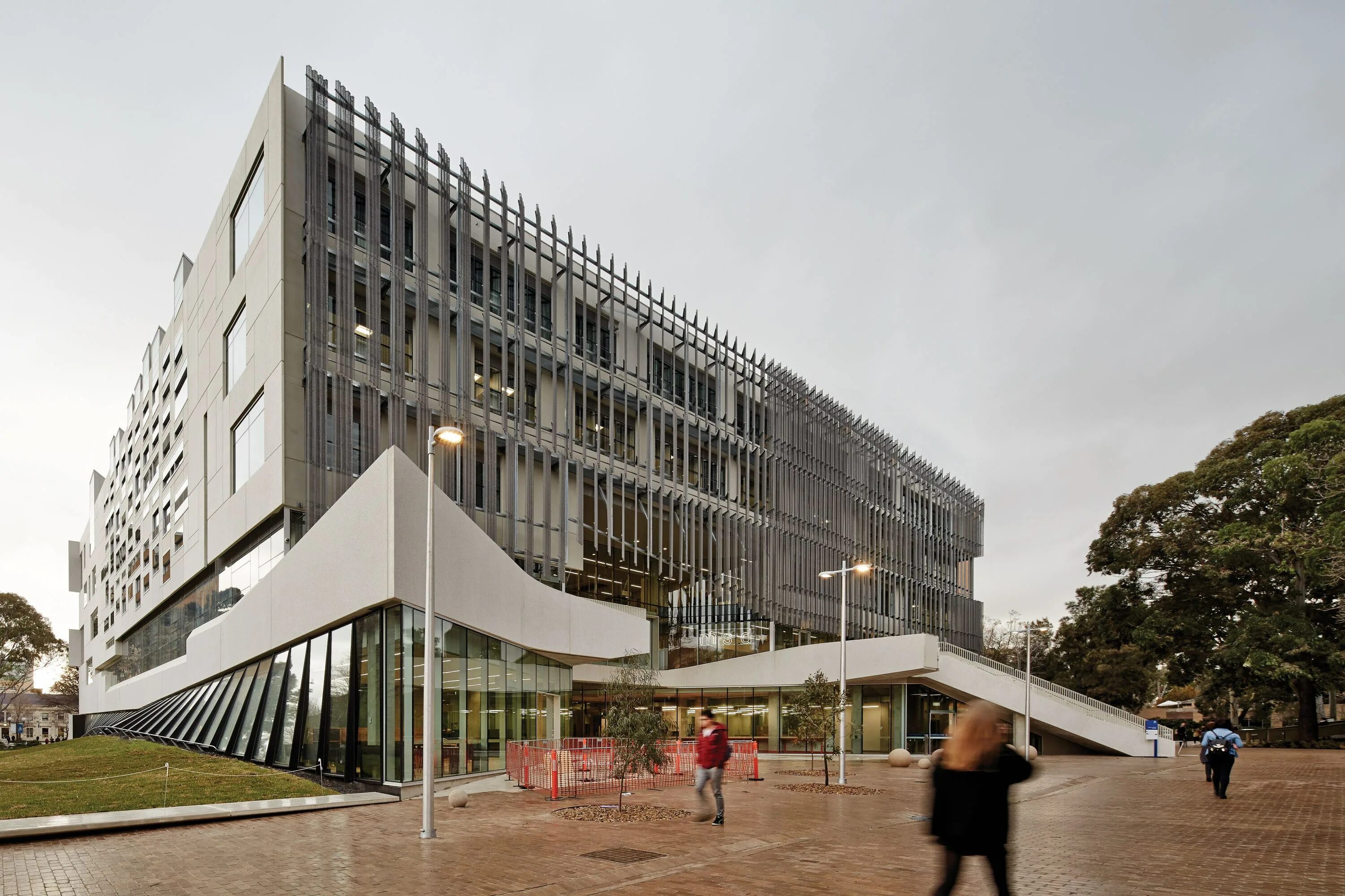 Мельбурнский университет Австралия. Мельбурнский университет кампусы. Мельбурнский музей Австралия. Архитектура университет Кито.