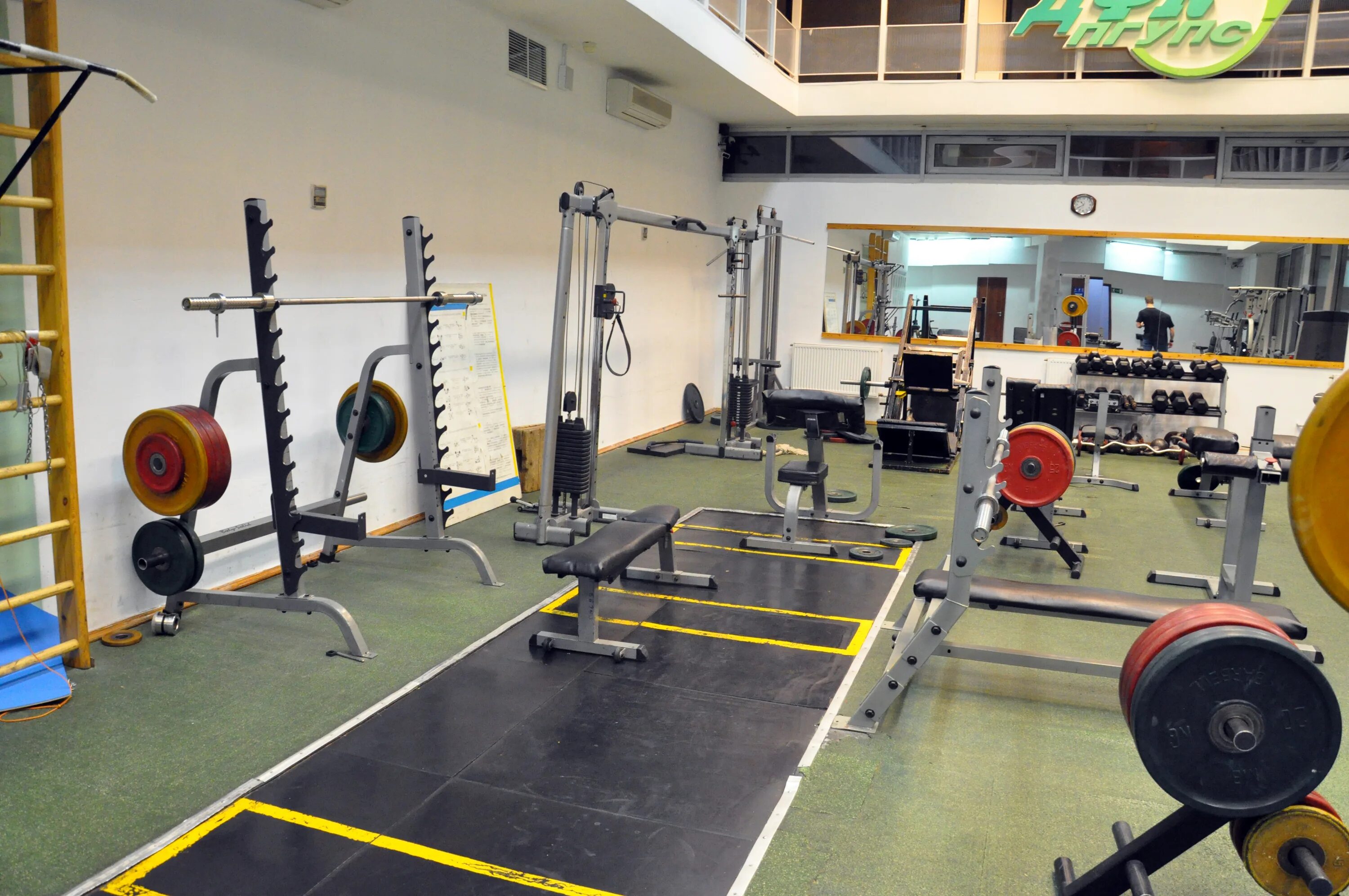 спортзал атлетик волжский. спорткомплекс мгту зал тяжелой атлетики. атлетика зал. атлетика зал. атлетика зал.