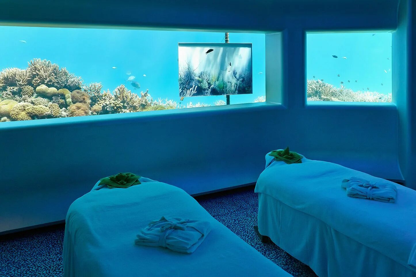 Дом на дне океана. Подводный отель Jules Undersea Lodge. Подводный отель - Poseidon Undersea Resort на Фиджи.. Мальдивах отель Huvafen Fushi подводный. Lime Spa at Huvafen Fushi, Мальдивы.