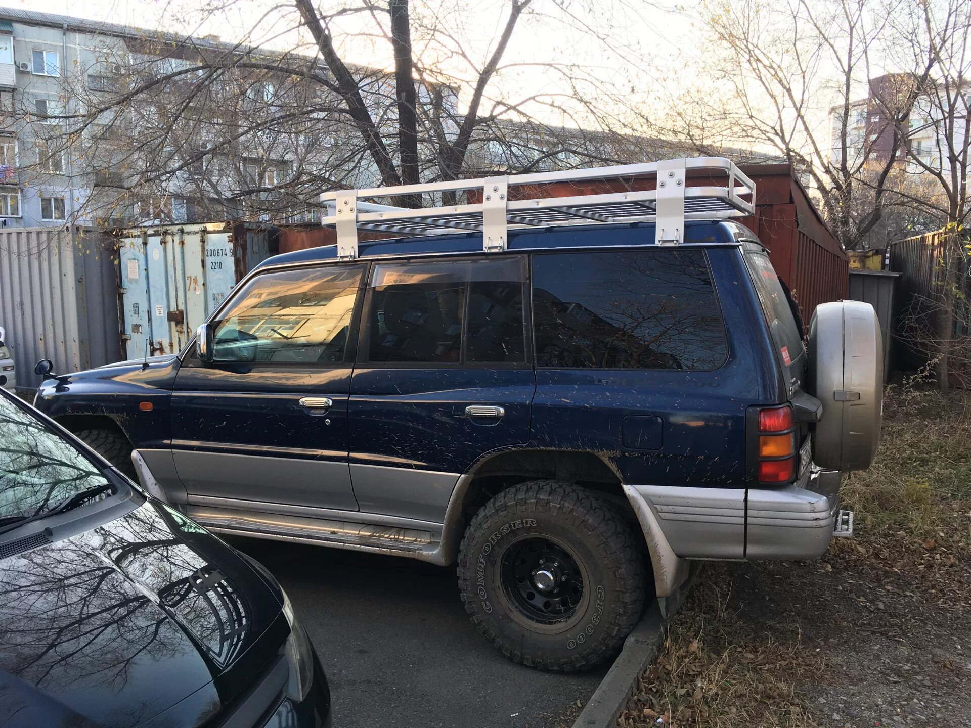 Крыша на паджеро 2. Багажник на крышу mitsubishi challenger 96 год. Mitsubishi pajero 2 багажник на крышу. Багажник митсубиси паджеро 2. Багажник митсубиси паджеро 2.