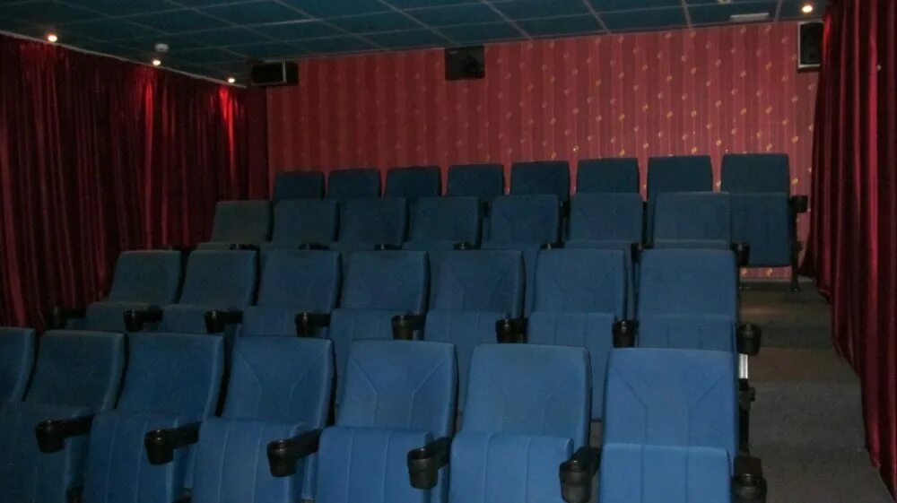 Кинотеатр киномания бахчисарай. Кинотеатр киномания в югорске. Столичный плаза югорск. Киномания колпашево. Киномания югорск афиша столичный плаза.