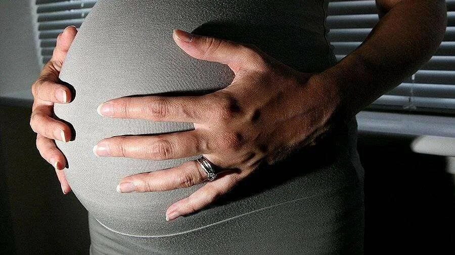 Женщины вынашивают чужих детей. Женщины вынашивают чужих детей. Женщины вынашивают чужих детей. Селеста айала полицейский. Женщины вынашивают чужих детей.