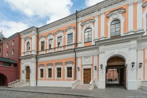 Красный двор