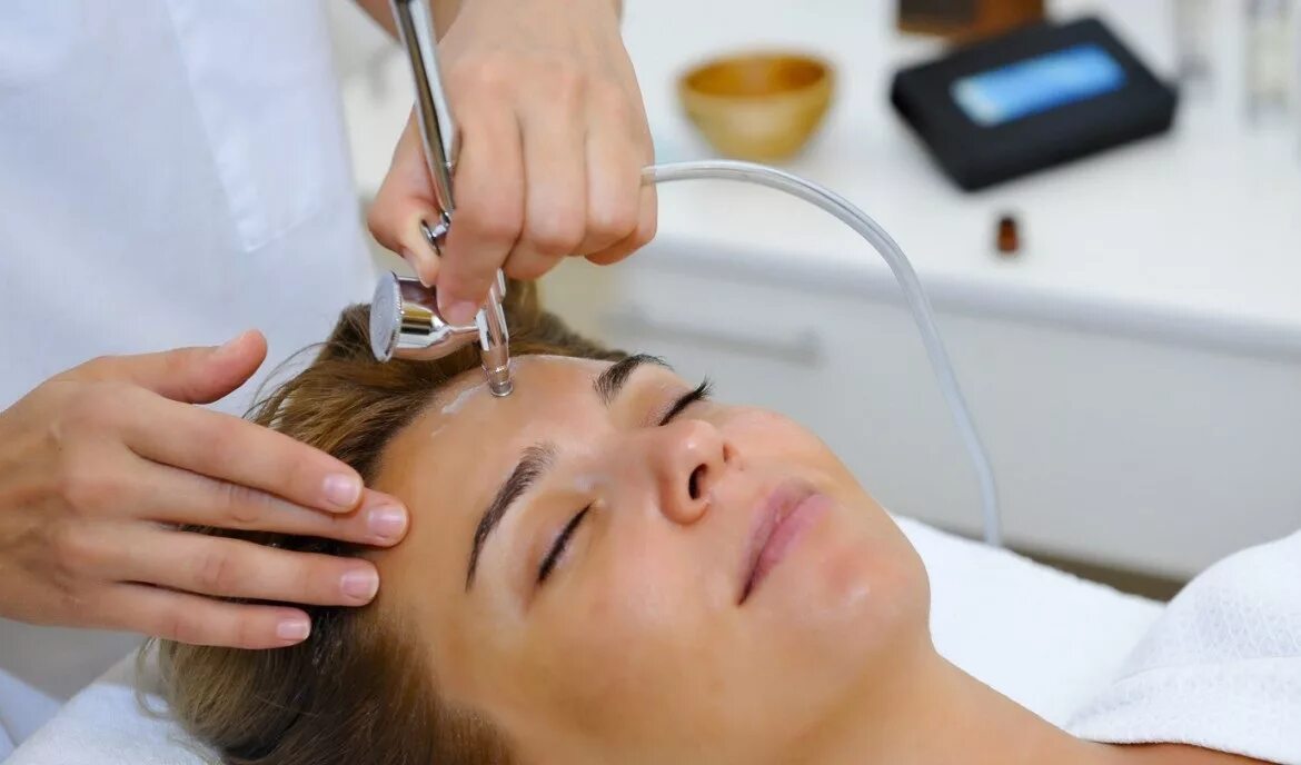 мезотерапия пилинг. пилинг. безигольчатая мезотерапия. карбокситерапия безинъекционная мезотерапия. дермабразия алмазная шлифовка.