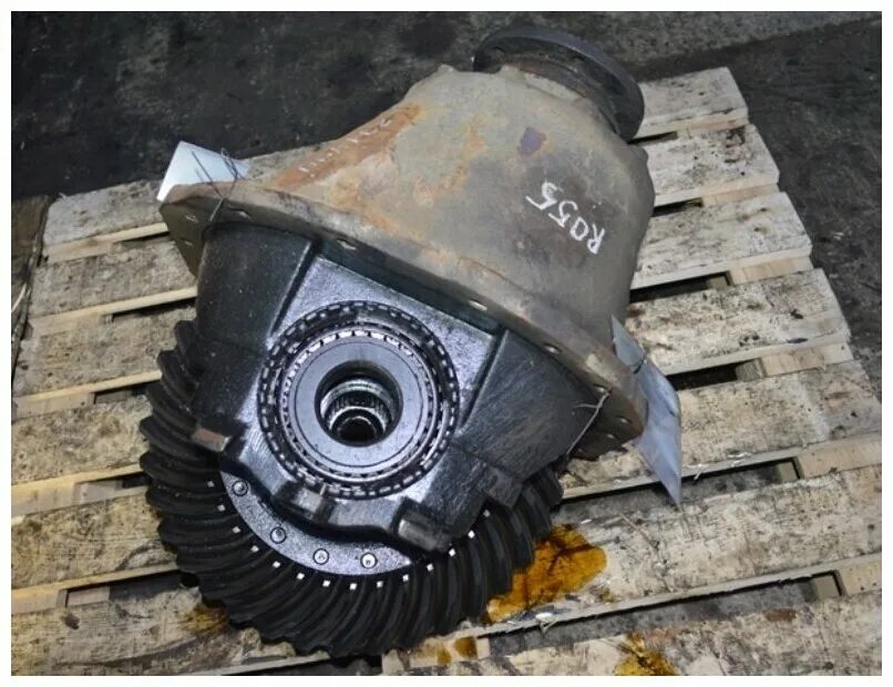 Редуктор заднего моста форд карго. Задний редуктор рено магнум. Редуктор рено магнум. Редуктор рено премиум 385. Редуктор рено.