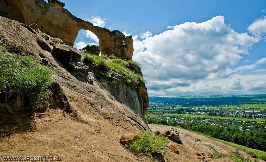 Экскурсия от кисловодска до эльбруса фото. Санаторий центр союз кисловодск. Горы в кисловодске название. Гора верблюдка минеральные воды. Бештау железноводск орлиные скалы.