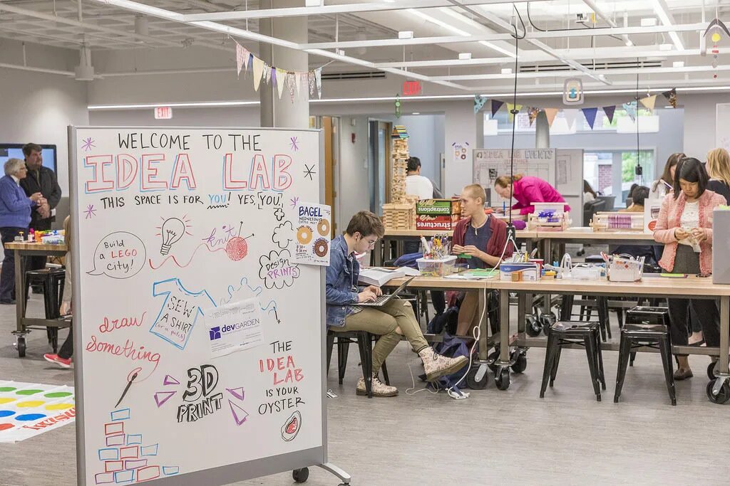 Please welcome. Человечек с книжкой. Point at the board. Welcome to reading. Online shop banner.