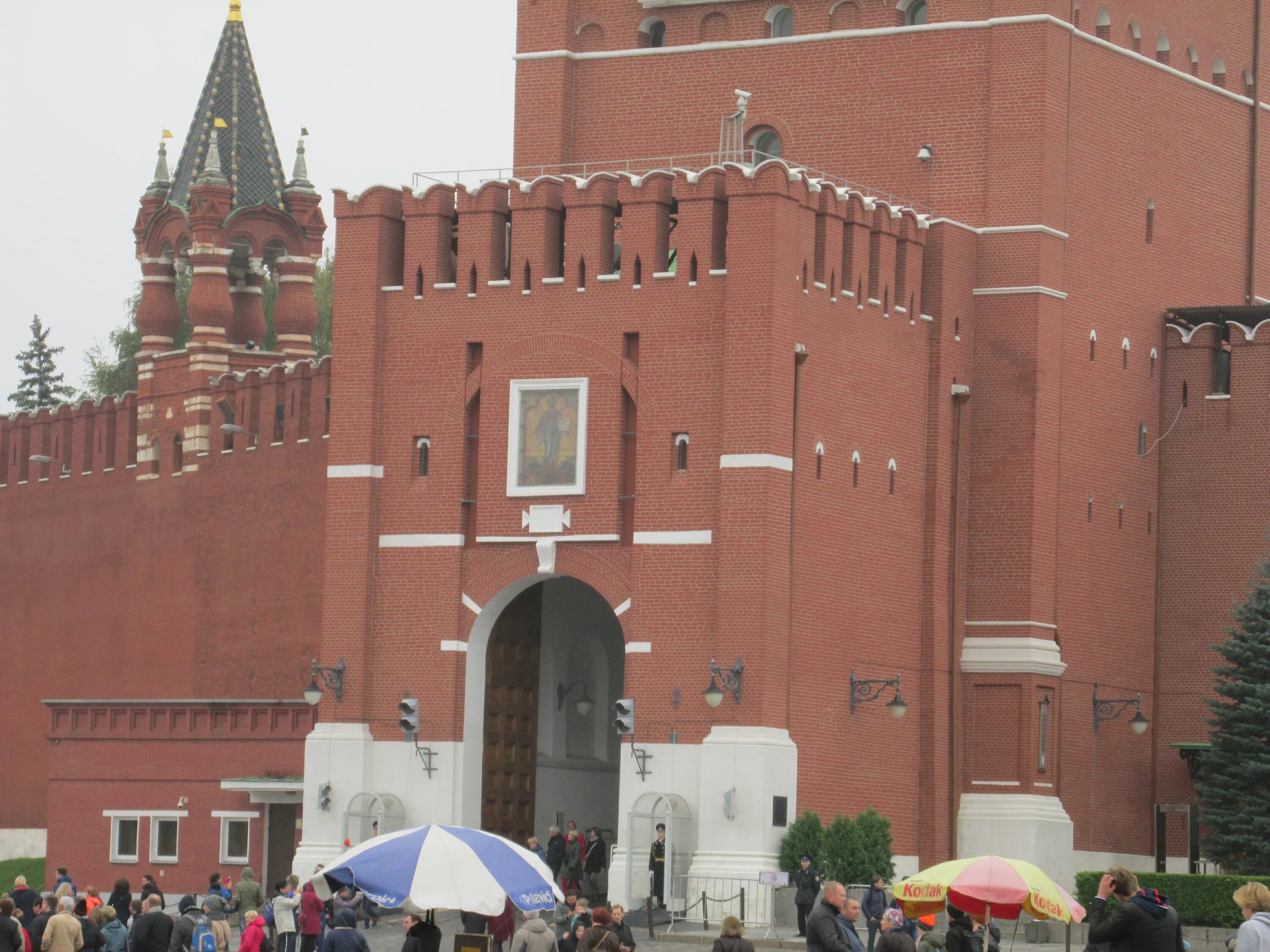 Спасские ворота московского кремля. Спасская башня ворота. Главные ворота кремля. Главные ворота кремля. Фроловские ворота московского кремля.