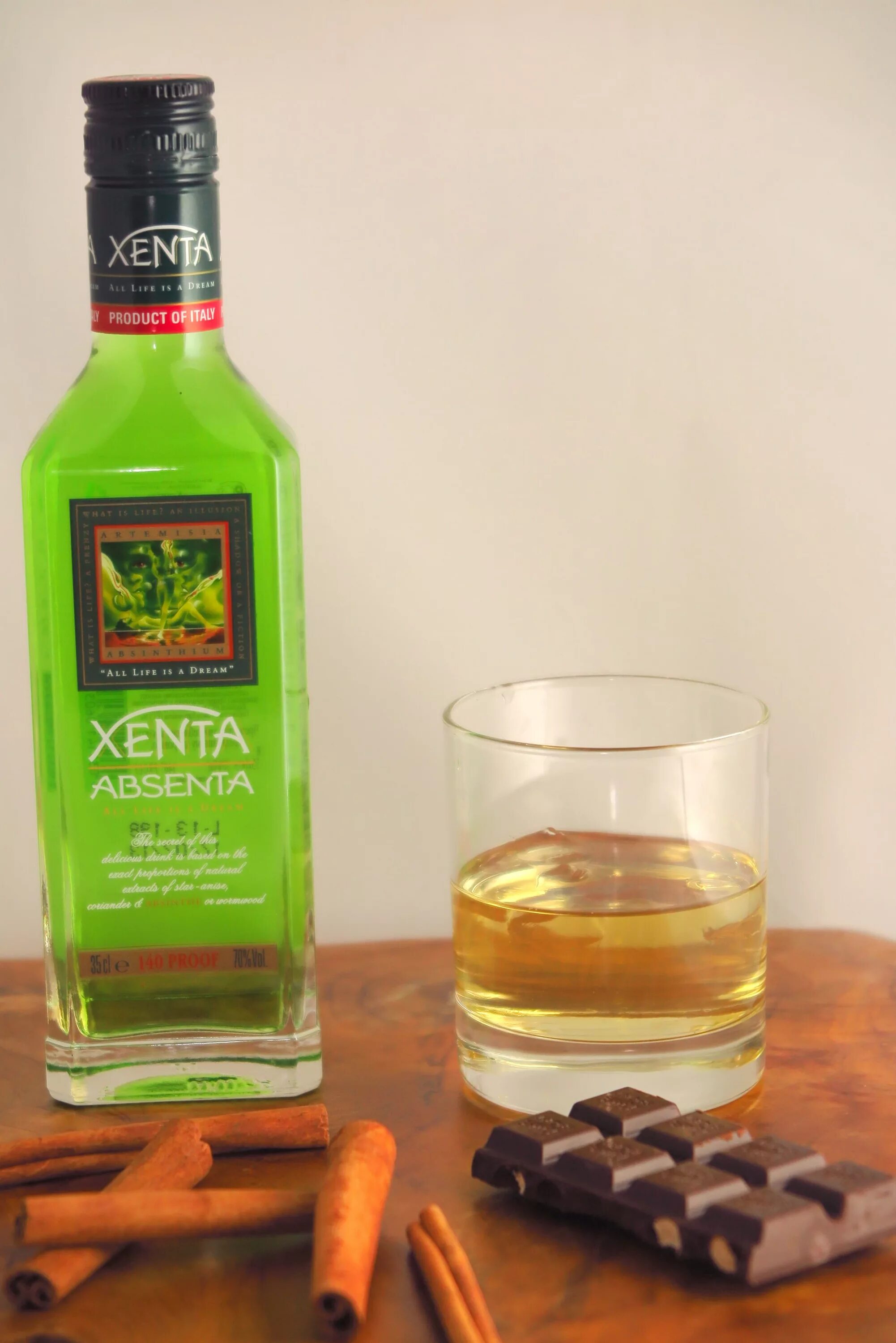 Абсент москва. Абсент xenta absenta. xenta absenta - ксента. абсент xenta 0,5.