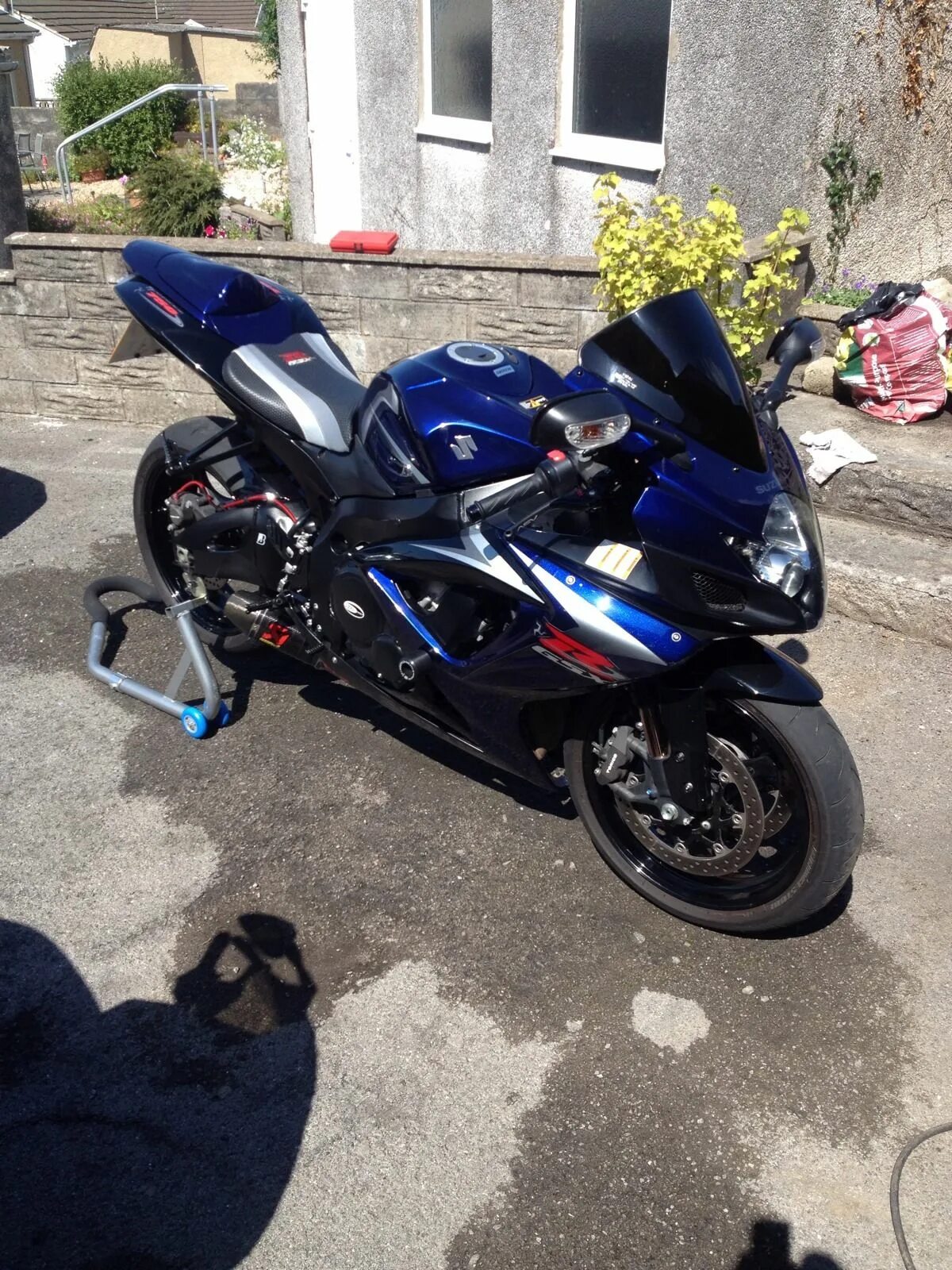 Купить сузуки 750. Suzuki GSX-R 750 k7. Suzuki GSXR 750 k7. Сузуки GSX R 750 k7. Suzuki GSXR 750 2007.