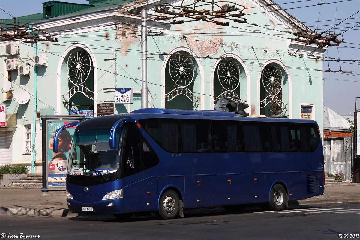 Маршрут автобуса лабинск. Ютонг автобус Краснодар. Автобус Краснодар Лабинск. Лабинск Темрюк автобус. Краснодар Майкоп автобус.