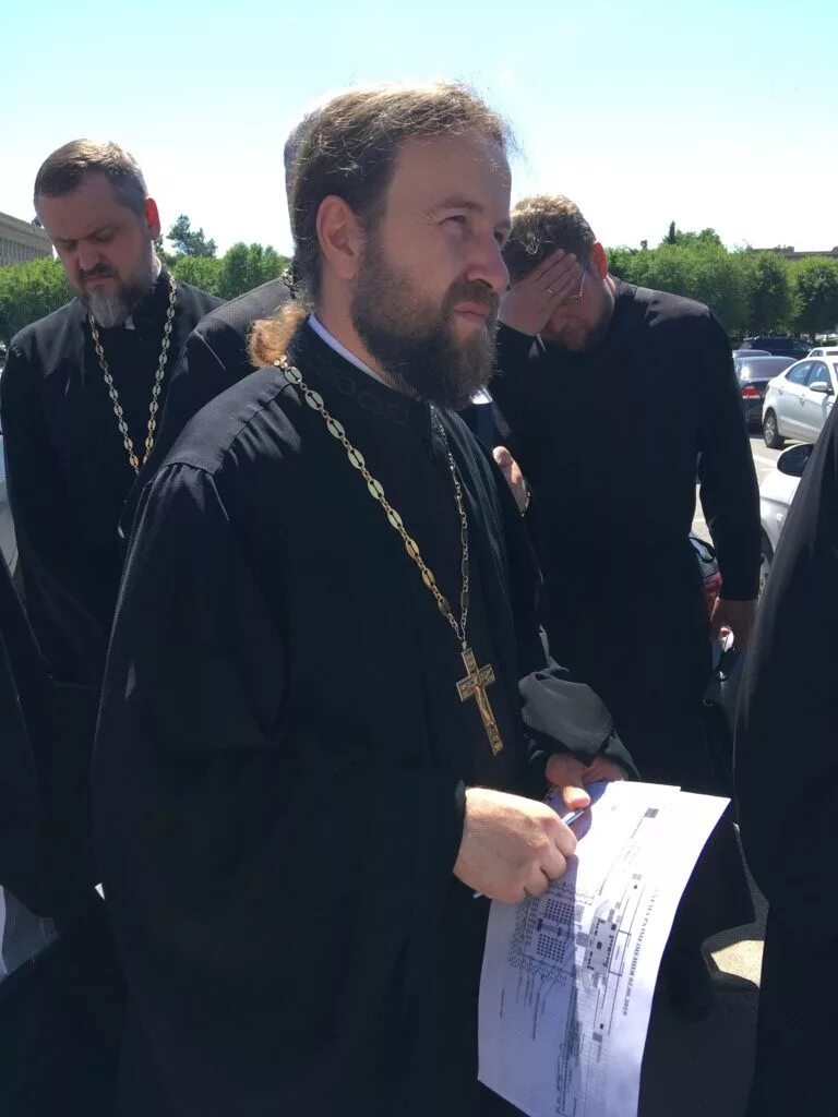 40 священников. 40 священников. главный российский священник. архиепископ белгородский и старооскольский иоанн. 40 священников.