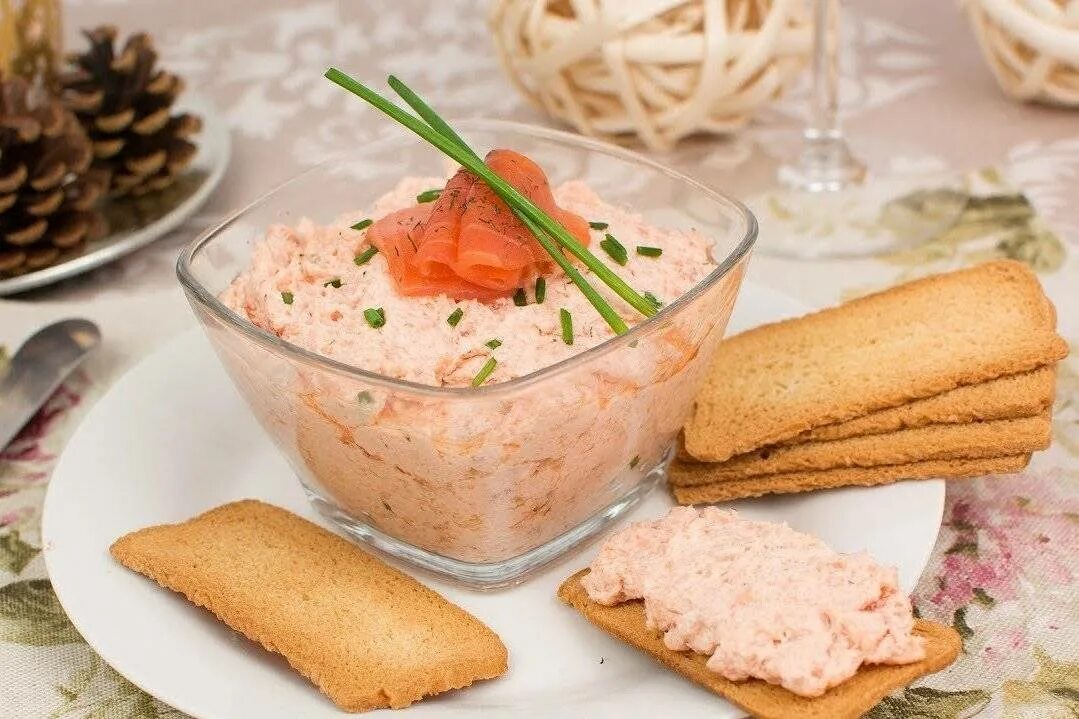 Мусс из печени форели. Рыбный паштет риет. Риет креветочный. Паштет Salmon tartare. Рийет Франция.