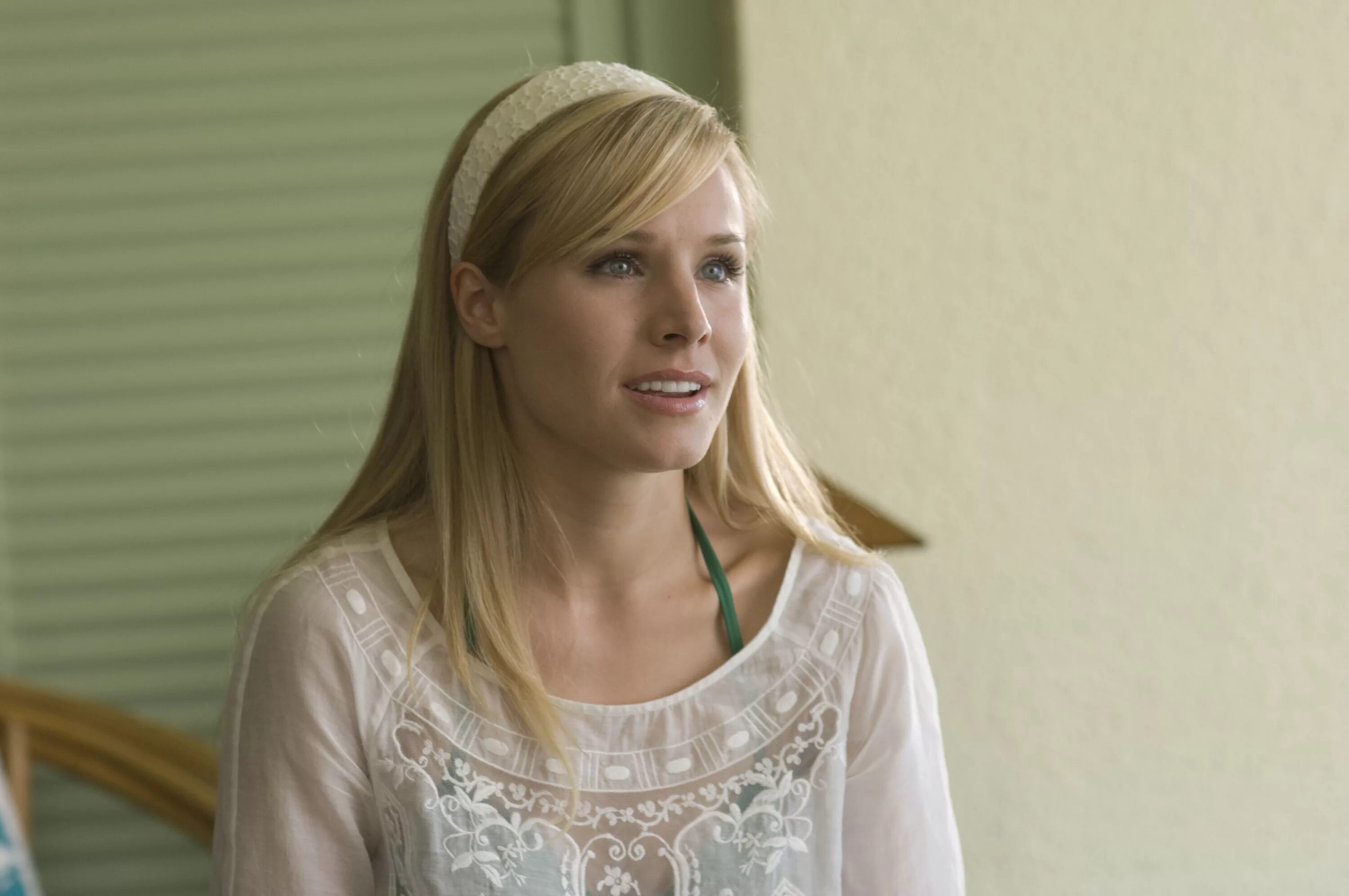 Forgetting sarah marshall 2008. Кристен белл 2008. Forgetting sarah marshall 2008. Сказочная богиня. Кристен белл 2008.