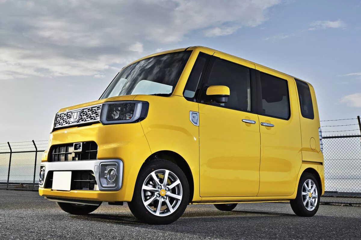 Daihatsu move 1999 custom. Daihatsu move custom 2014. Дайхатсу кастом. Daihatsu move custom rs. Daihatsu move custom 2014.