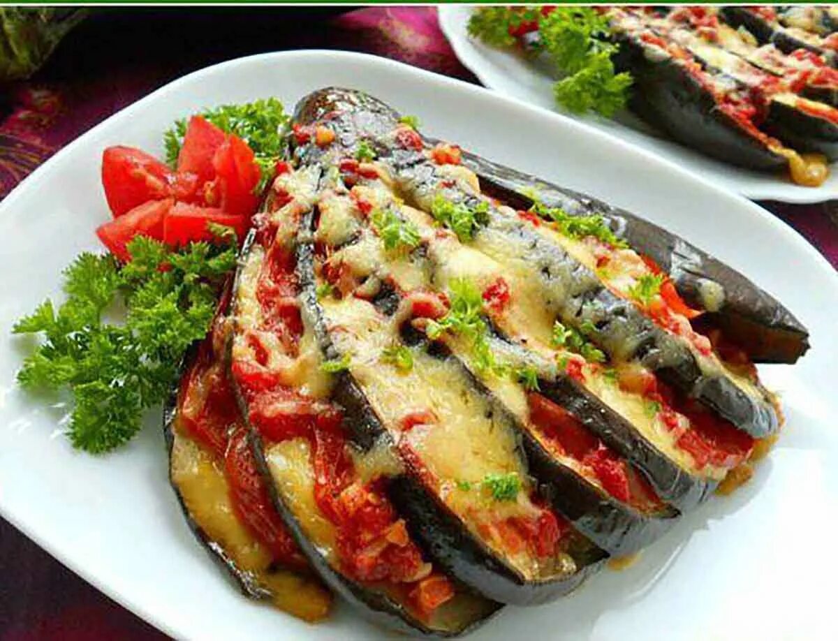 Баклажаны. Вкусное блюдо из баклажанов рецепты. Вкусные блюда из баклажанов. Баклажаны. Блюда из жареных баклажанов.