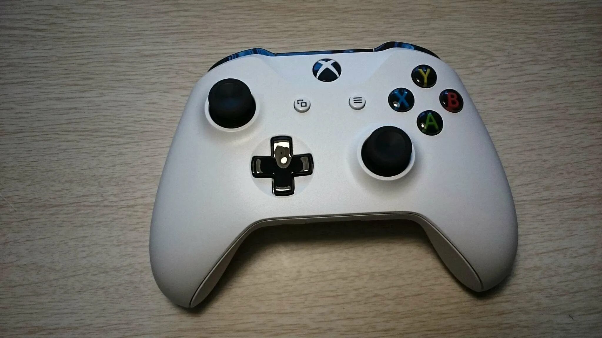 Microsoft xbox wireless controller белый. Microsoft xbox wireless controller белый